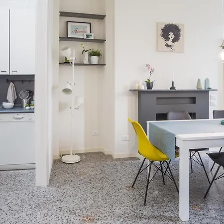 Apartment Brera's Gem 3 *